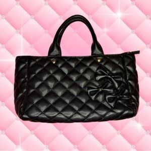 Japanese brand Yumetenbo black quilted bow bag 🖤